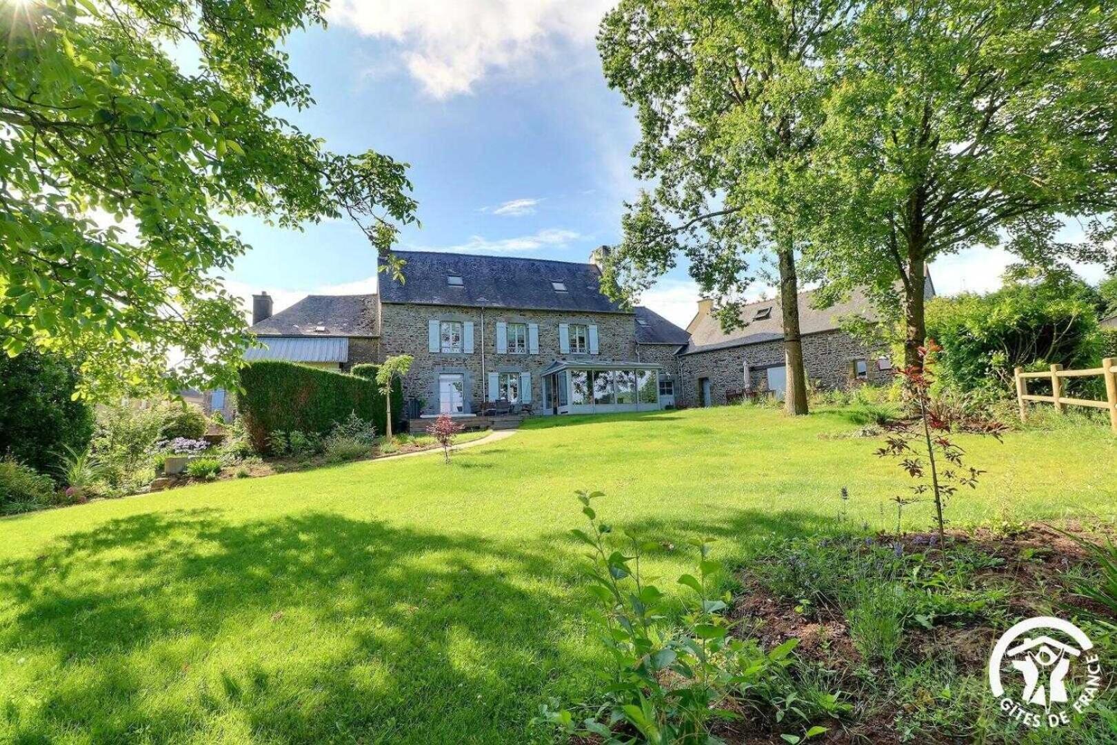 Le Jardin De Quercus Bed & Breakfast Bazouges-la-Pérouse Eksteriør bilde