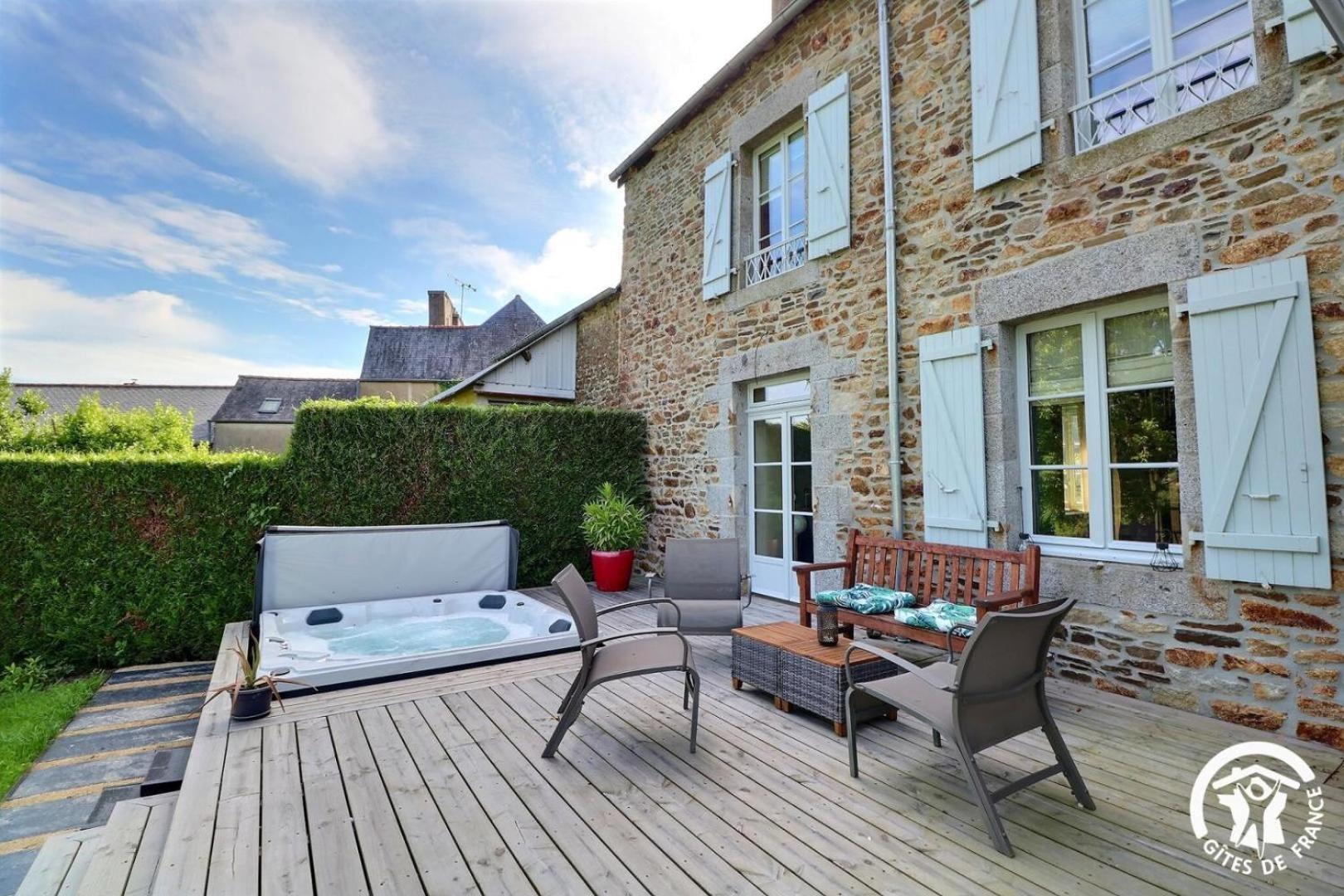 Le Jardin De Quercus Bed & Breakfast Bazouges-la-Pérouse Eksteriør bilde